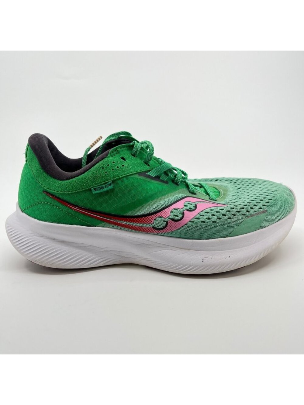 Saucony Ride 16 Womens Size 7.5D Green Pink Athletic Running Shoes Sneakers